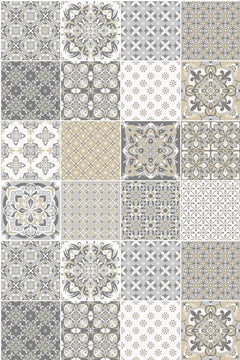 Le décor à plat : damier de carreaux imprimés en trompe-l'œil, gris perle, gris bleuté, blanc cassé et beige sable, chacun à motif différent.