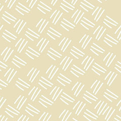 Gros plan de l'impression : trois traits blancs peints à la main, aux extrémités inégales, sur le beige sable