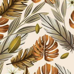 Gros plan de l'impression : pli d'une feuille de monstera cuivrée et barbes régulières d'une palme dorée