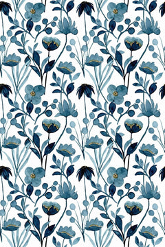 Motif à plat : fleurs et feuillages à l'aquarelle, du bleu ciel au bleu d'encre, sur fond blanc.