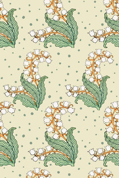 Motif à plat : brins de clochettes blanches cernées d'ocre et feuilles vertes ondulées sur fond crème.