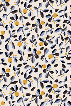 Rameaux à baies safran, feuilles brun-noir et bleu lavande sur fond crème.
