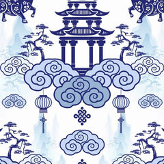 Gros plan de l'impression : les volutes d'un nuage cobalt et le décor gravé sur le flanc d'un buffle.