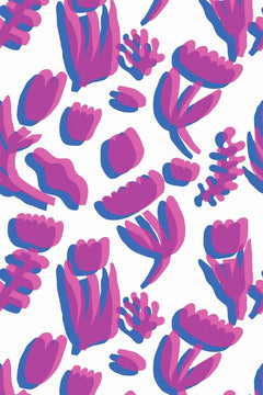 Décor à plat : grandes tulipes magenta doublées d'une ombre bleu roi sur fond blanc.
