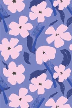 Le décor à plat : grandes fleurs rose pâle à cœur vert et formes bleu marine sur fond bleu bleuet.