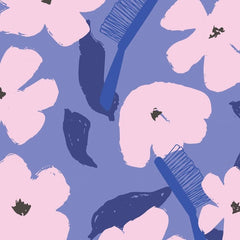 Gros plan sur l'impression : bord irrégulier d'un pétale rose et traces de brosse dans l'aplat bleu.