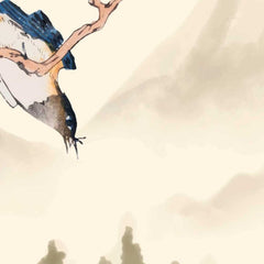 Gros plan de l'impression : plumage bleu et roux d'un oiseau posé sur une branche claire.