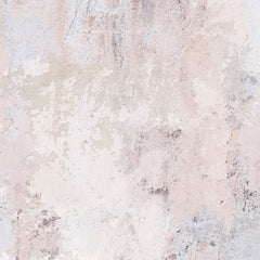 Gros plan sur l'impression : les traces de couteau et le grain d'une reprise claire sur le fond rose poudré.