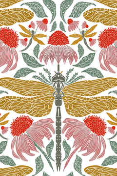Décor à plat : une libellule aux ailes ocre au centre, entourée d'échinacées rouges et rose fané et de feuilles vert de gris sur fond blanc