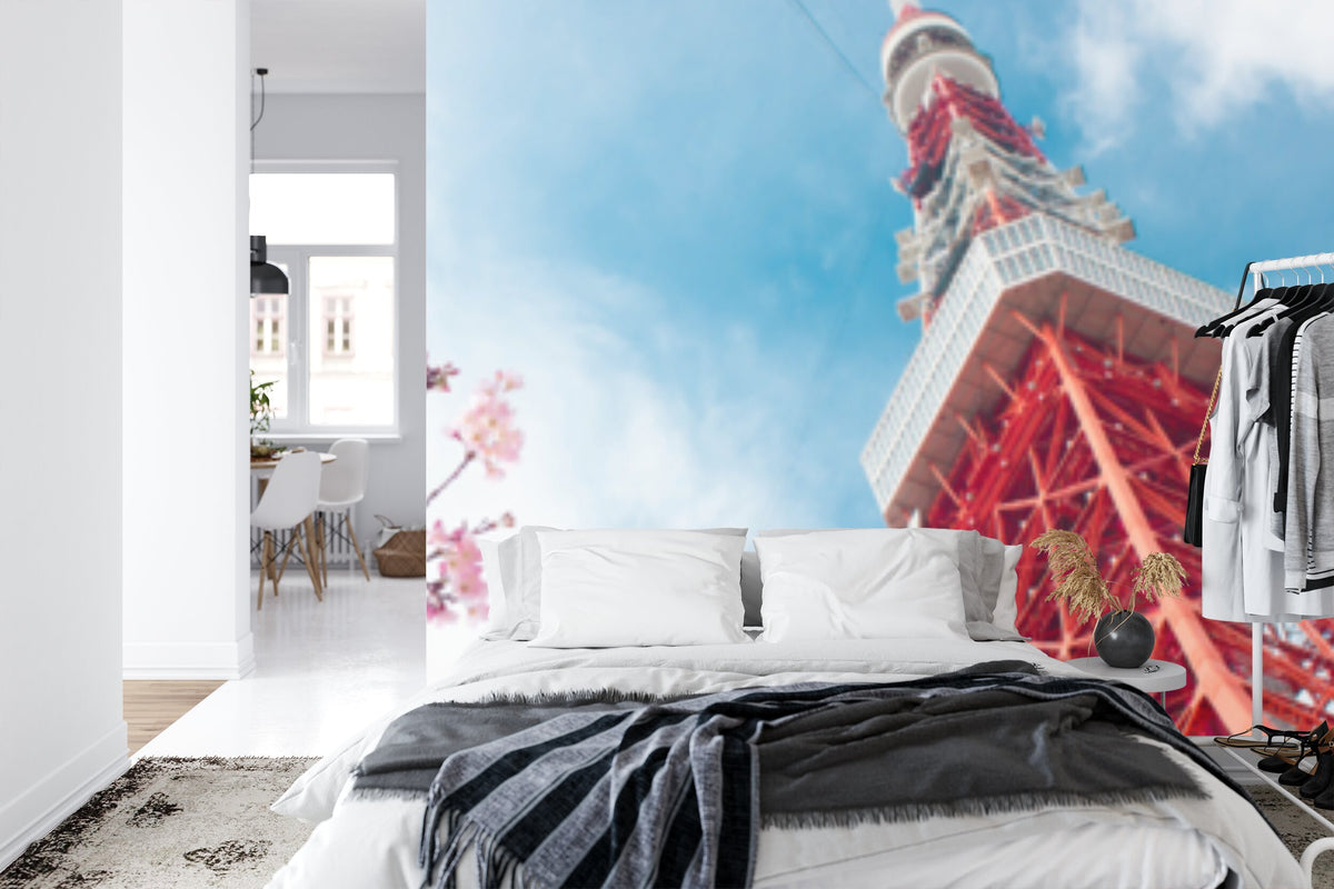 Papier peint panoramique Tour de Tokyo — cerisiers en fleurs et ciel bleu